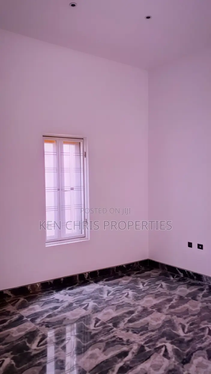 5bdrm Duplex in Kumbotso for sale