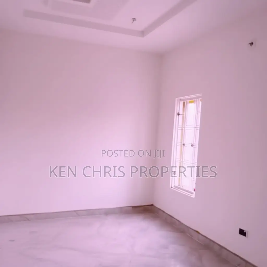 5bdrm Duplex in Kumbotso for sale