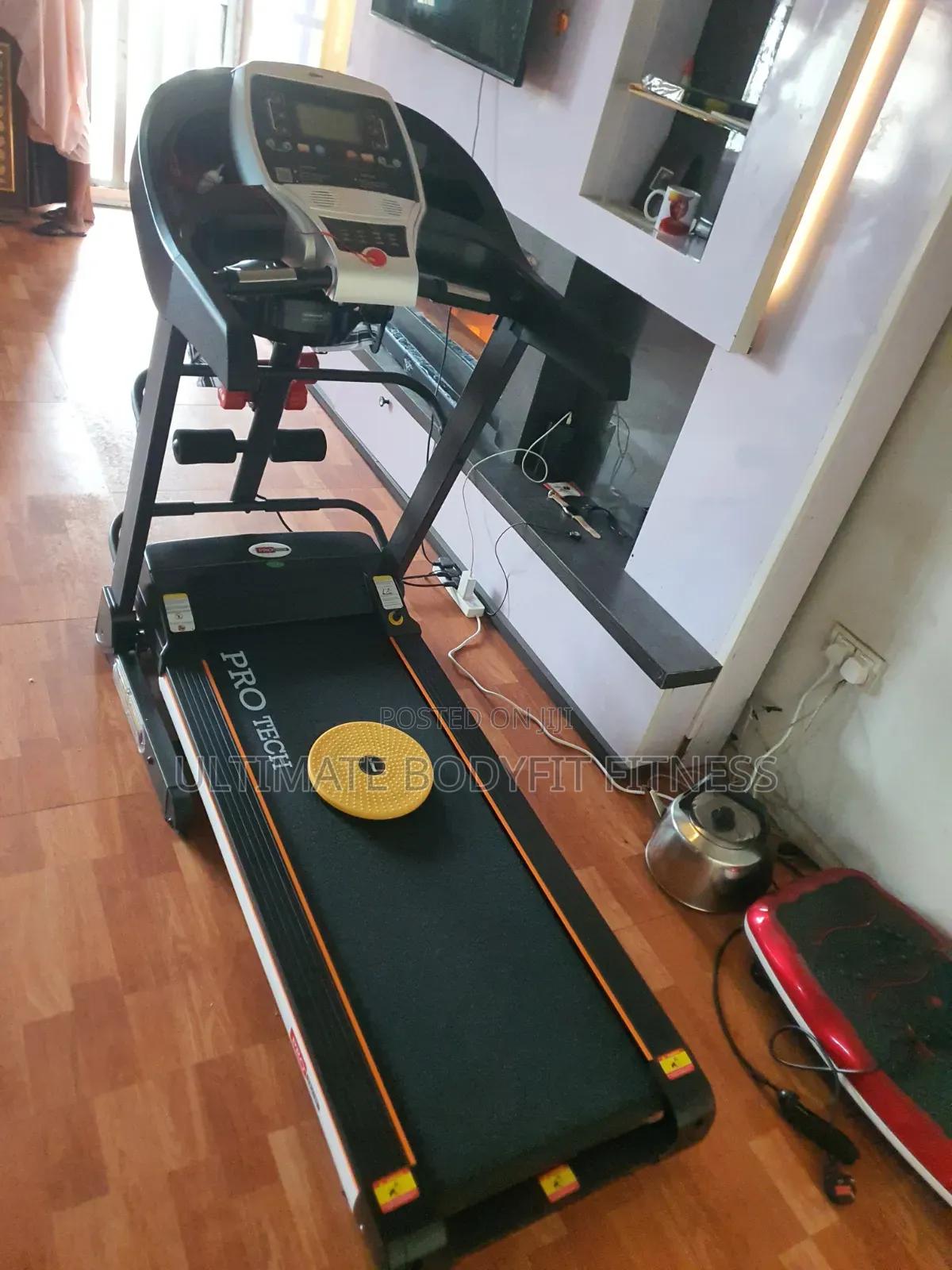 Brand New 2.5hp Pro Tech Treadmill With Massager Machine