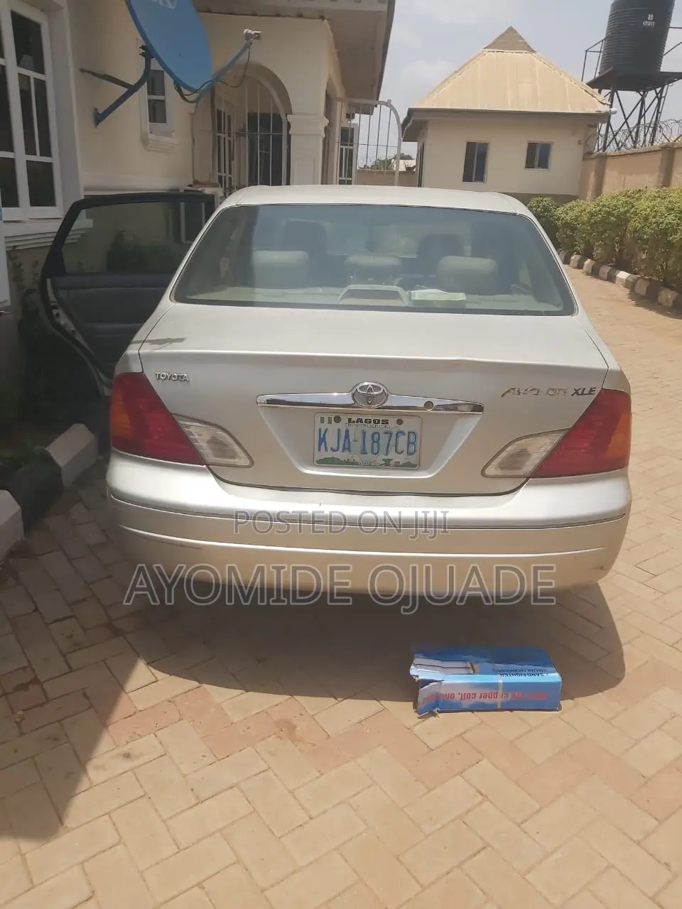 Toyota Avalon XL 2004 Gold