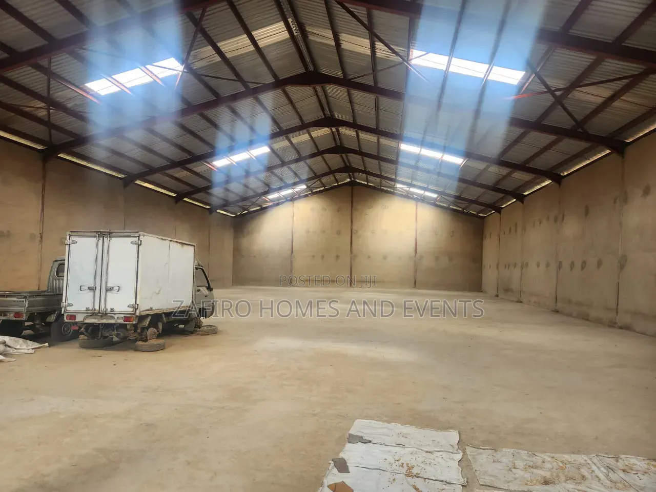 1000m2 Warehouse on Lagos Ibadan Expressway Near Toll Gate for Lease