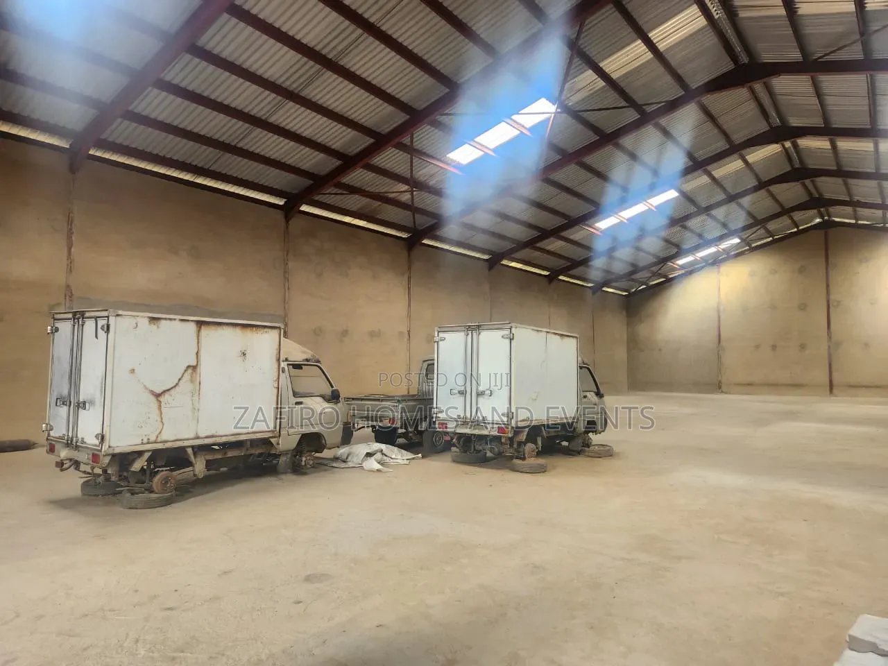 1000m2 Warehouse on Lagos Ibadan Expressway Near Toll Gate for Lease