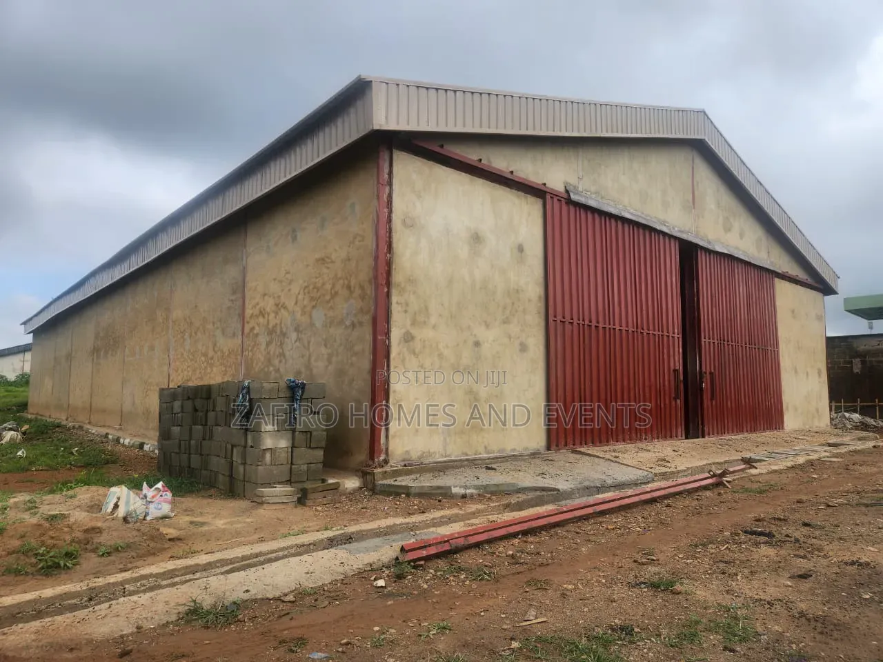 1000m2 Warehouse on Lagos Ibadan Expressway Near Toll Gate for Lease
