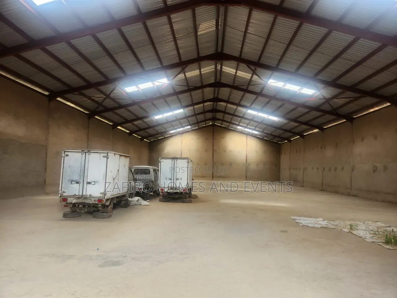 1000m2 Warehouse on Lagos Ibadan Expressway Near Toll Gate for Lease