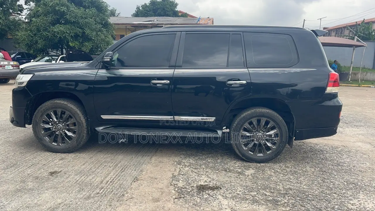 Toyota Land Cruiser 4.0 V6 GX-R 2013 Black
