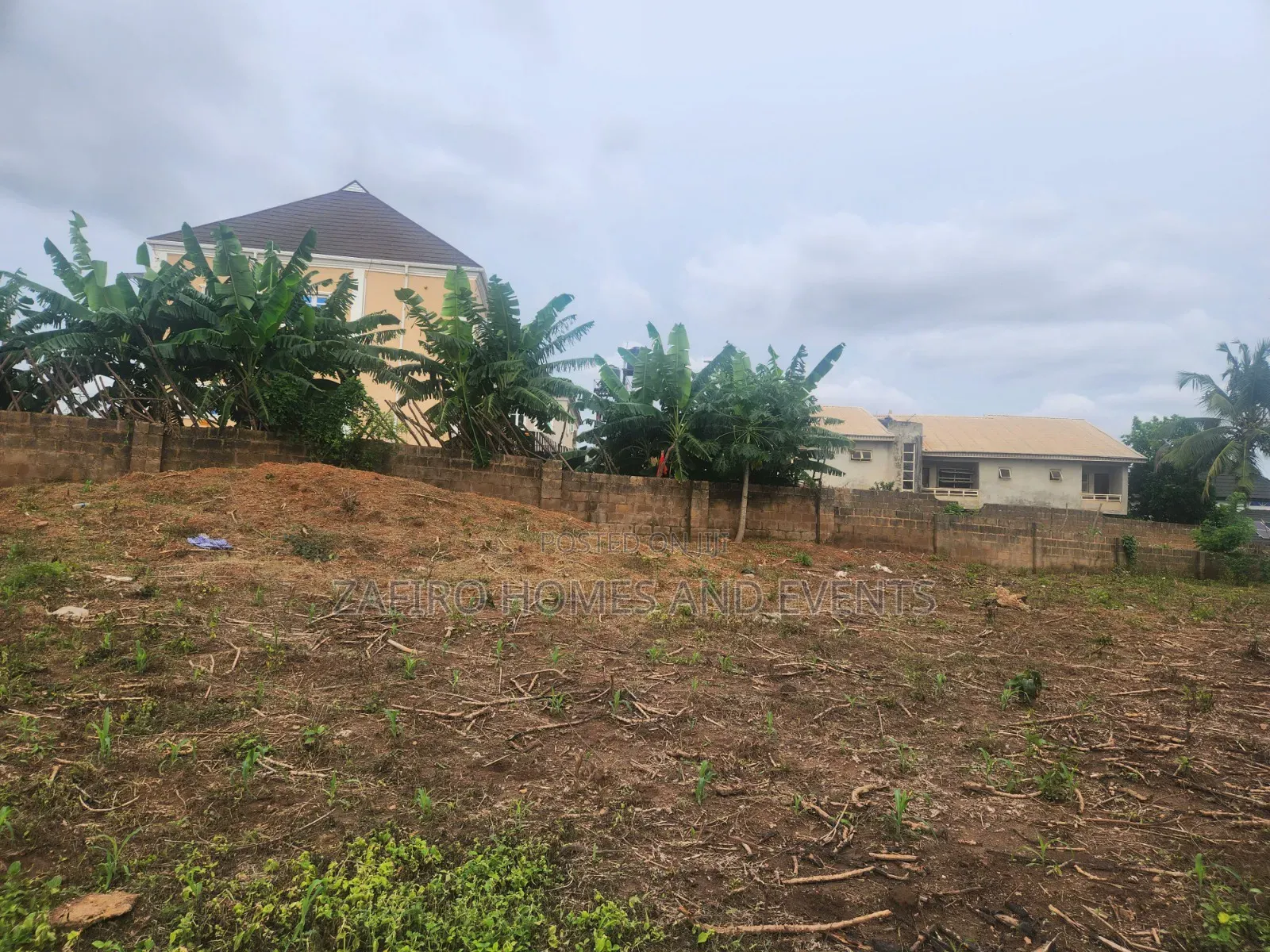 Distressed 1300m2 Fenced and Gated Piece of Land for Sale