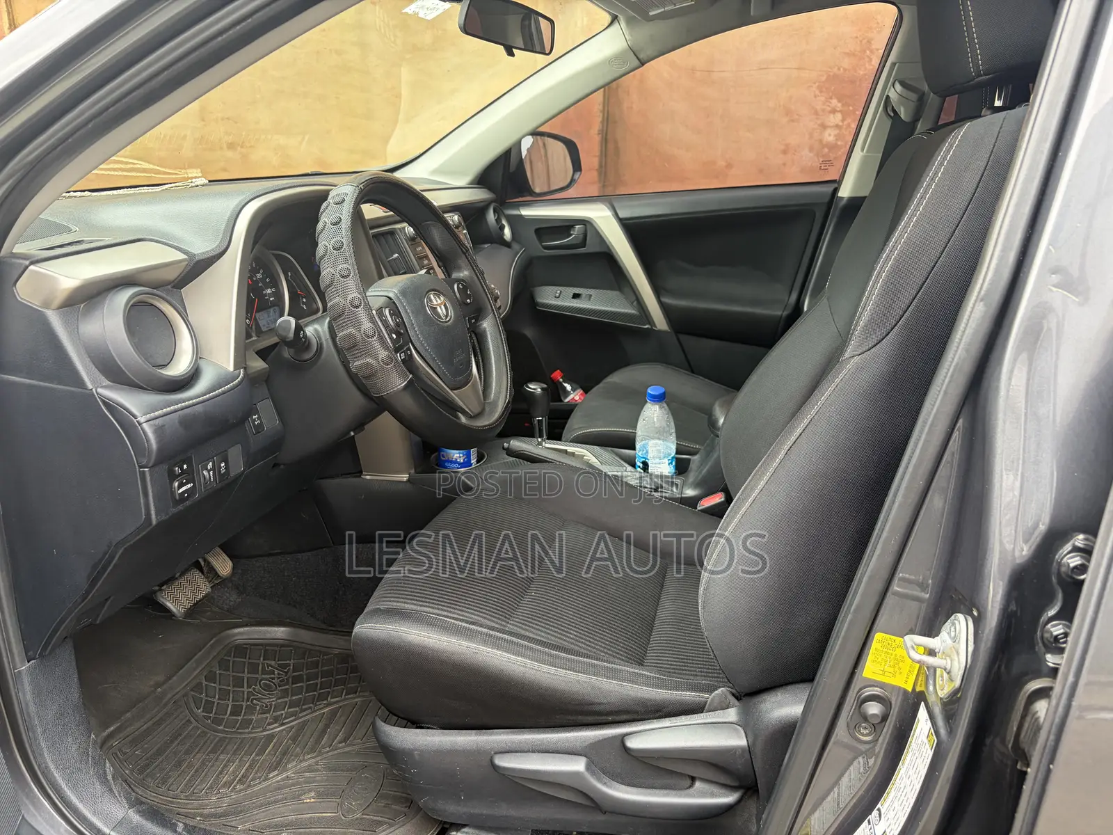 Toyota RAV4 XLE 4dr SUV (2.5L 4cyl 6A) 2014
