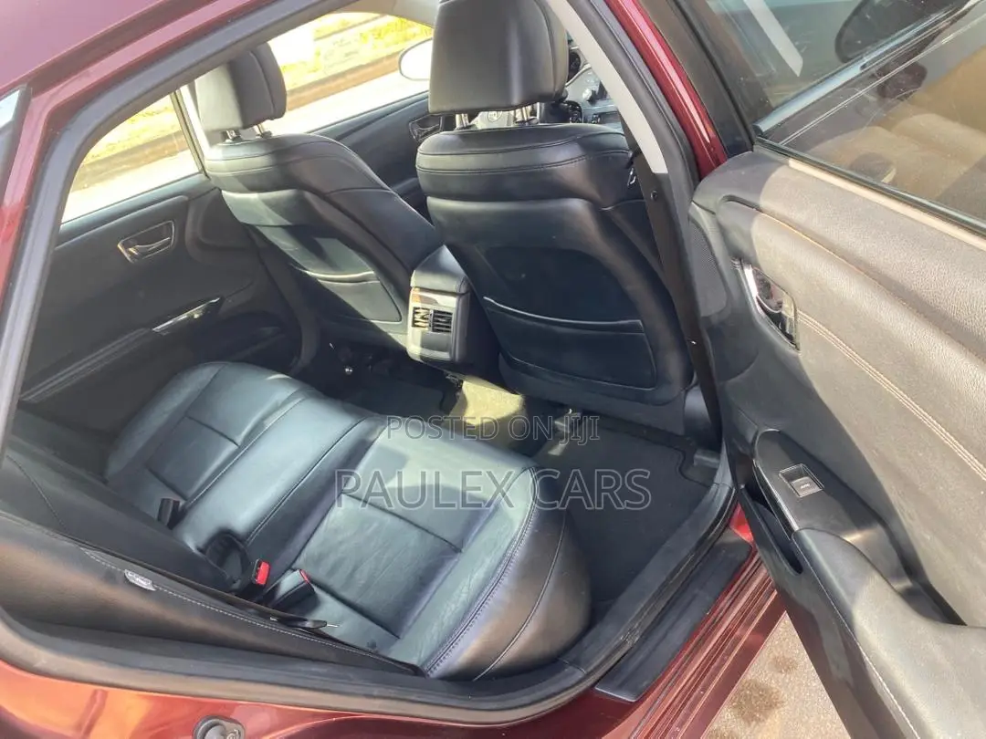 Toyota Avalon XLE Plus FWD Sedan (3.6L 6cyl 6A) 2016 Red