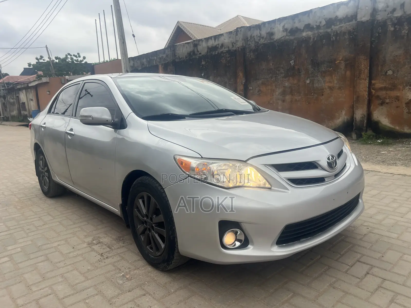 Toyota Corolla LE 4dr Sedan (1.8L 4cyl 4A) 2012 Silver