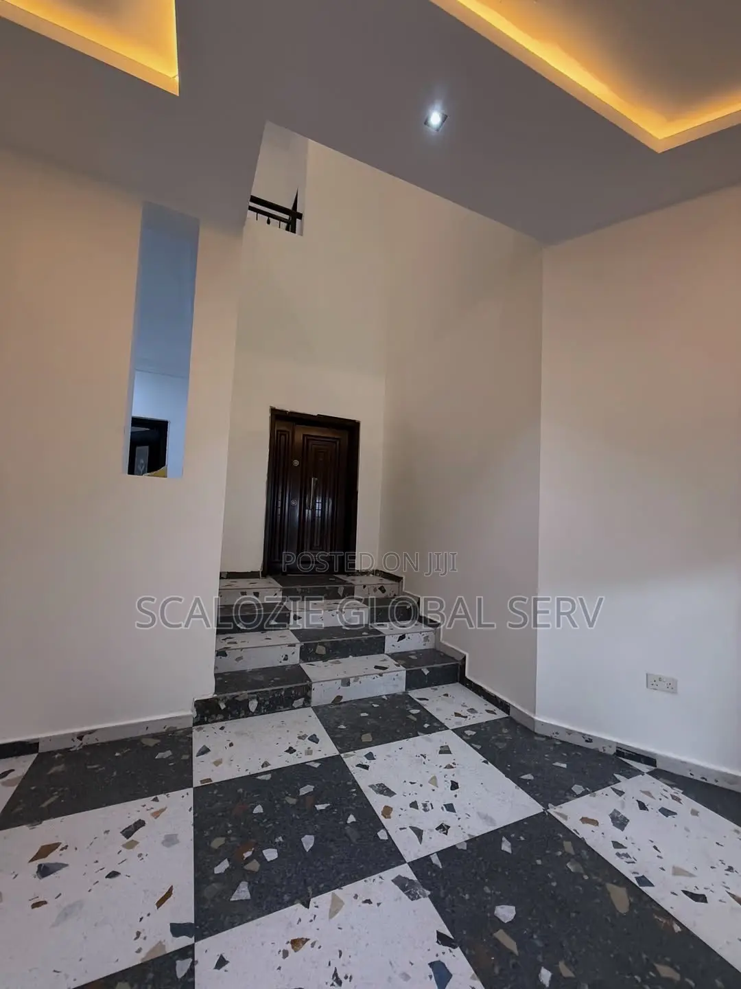 5bdrm Duplex in Circular Road, Woji for sale