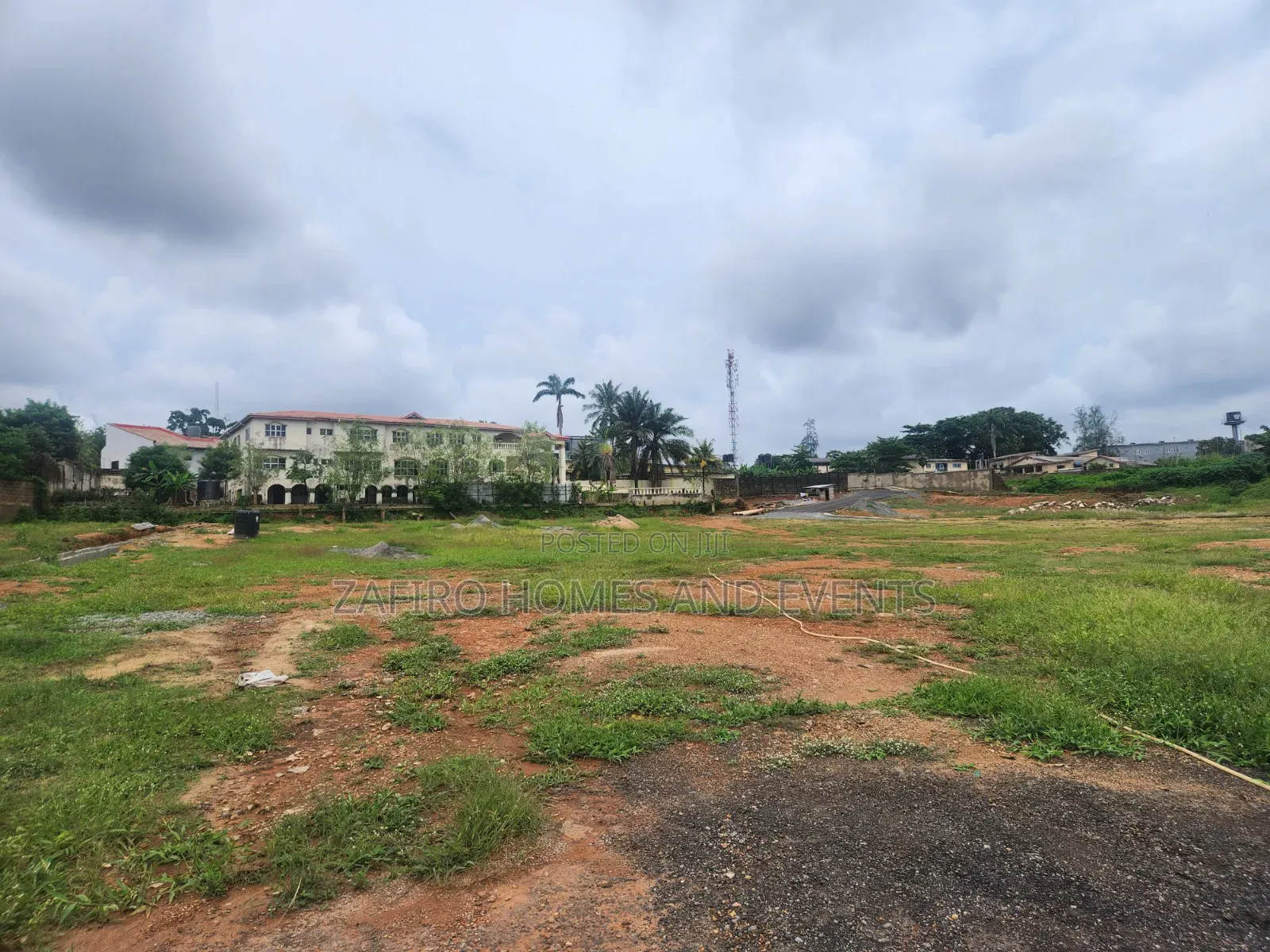 1000m2 500m2 Luxury Land in Iyaganku GRA, for Sale