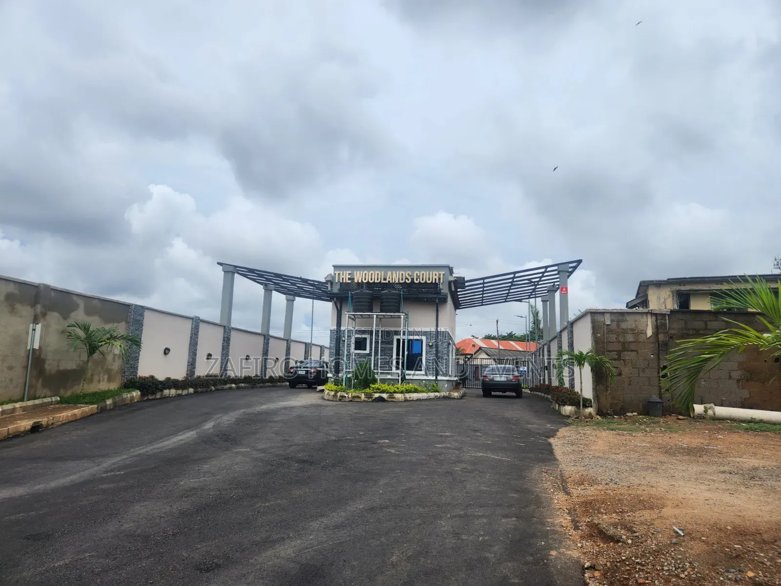 1000m2 500m2 Luxury Land in Iyaganku GRA, for Sale