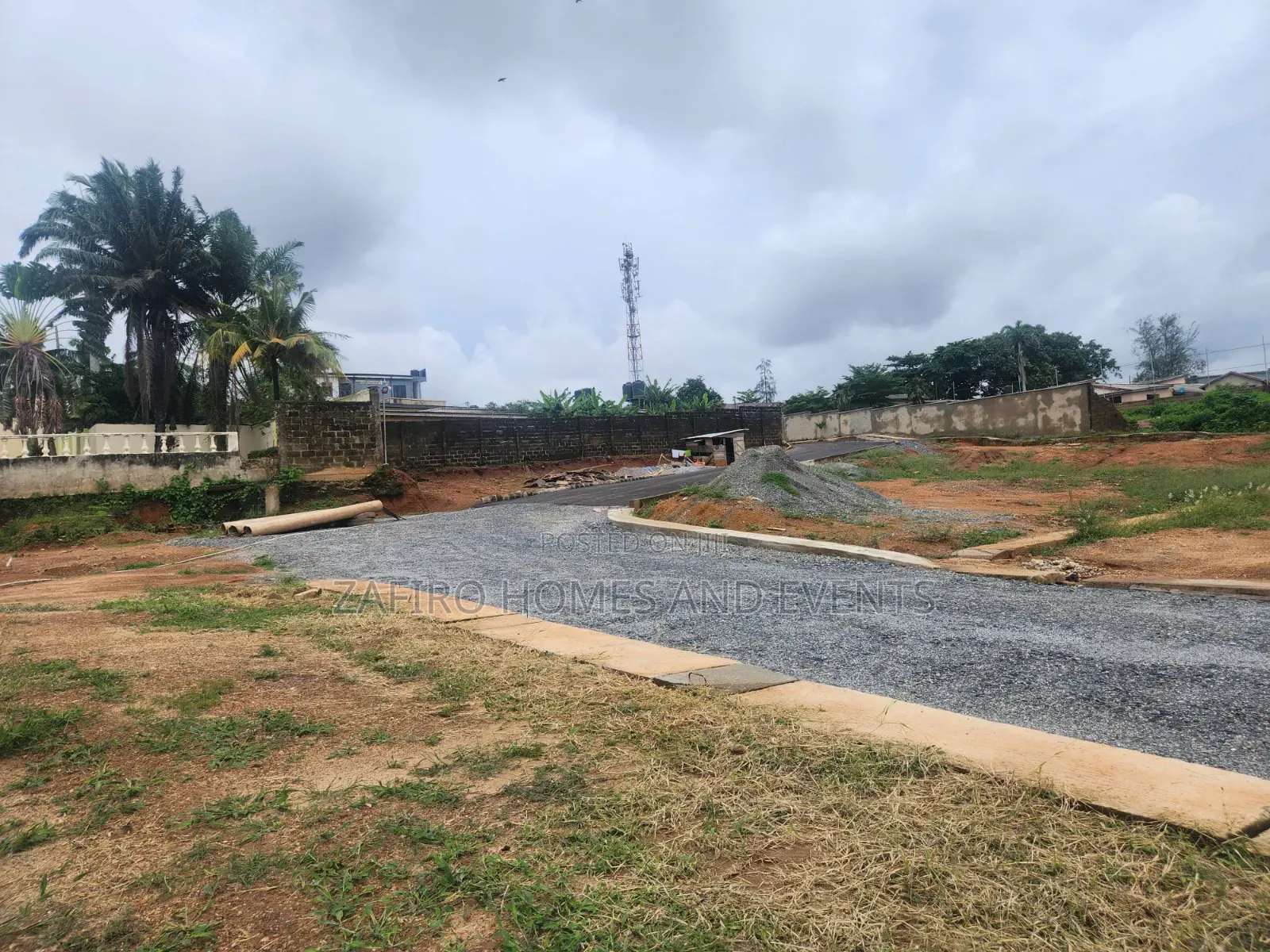 1000m2 500m2 Luxury Land in Iyaganku GRA, for Sale