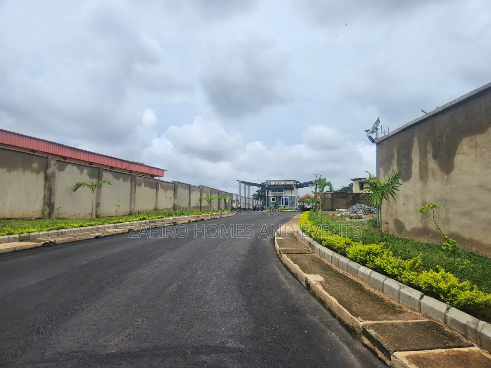 1000m2 500m2 Luxury Land in Iyaganku GRA, for Sale