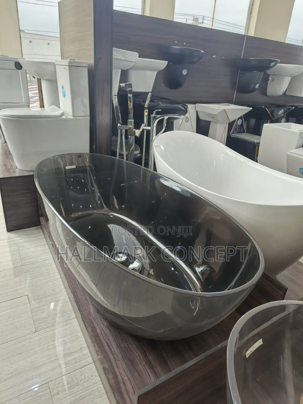 Luxury Glass Bathtub