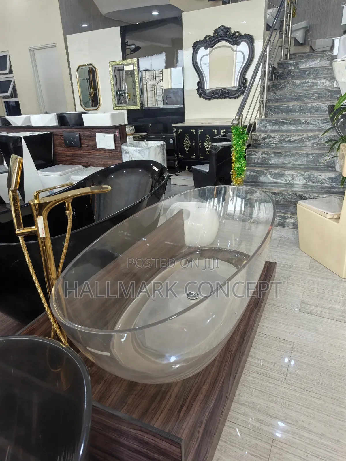 Luxury Glass Bathtub