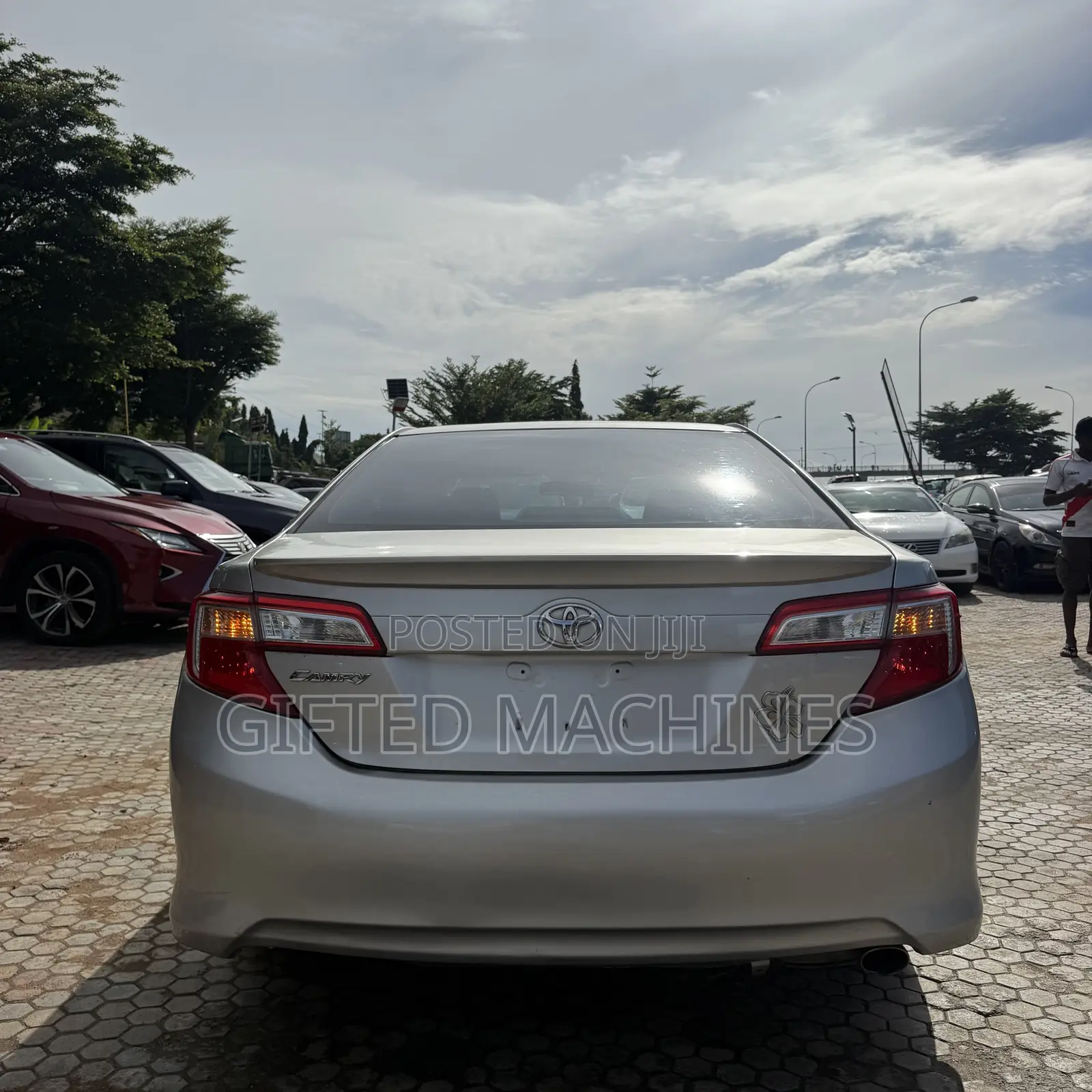 Toyota Camry SE 4dr Sedan (2.5L 4cyl 6A) 2013 Silver