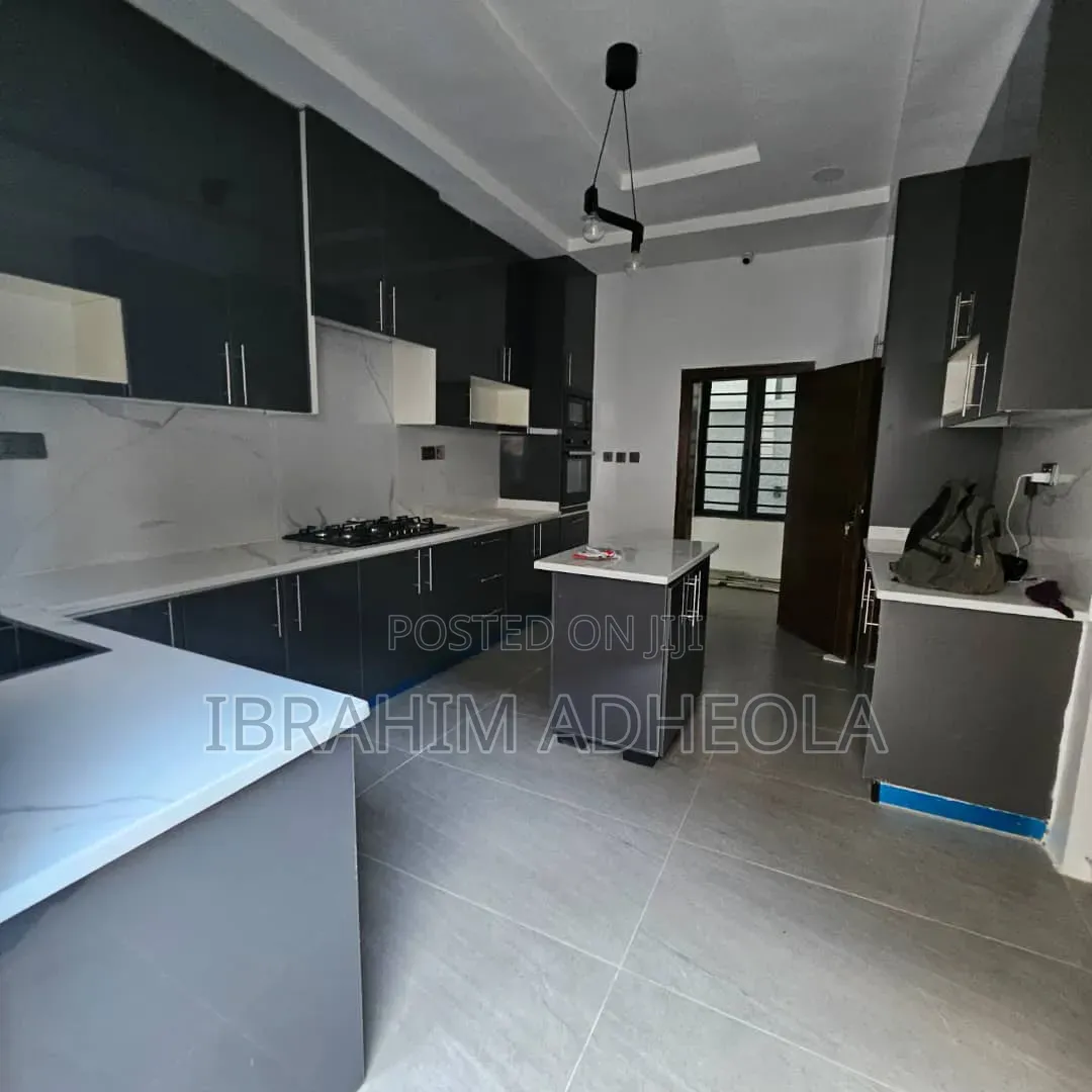 7bdrm Duplex in Magodo Phase2 for sale