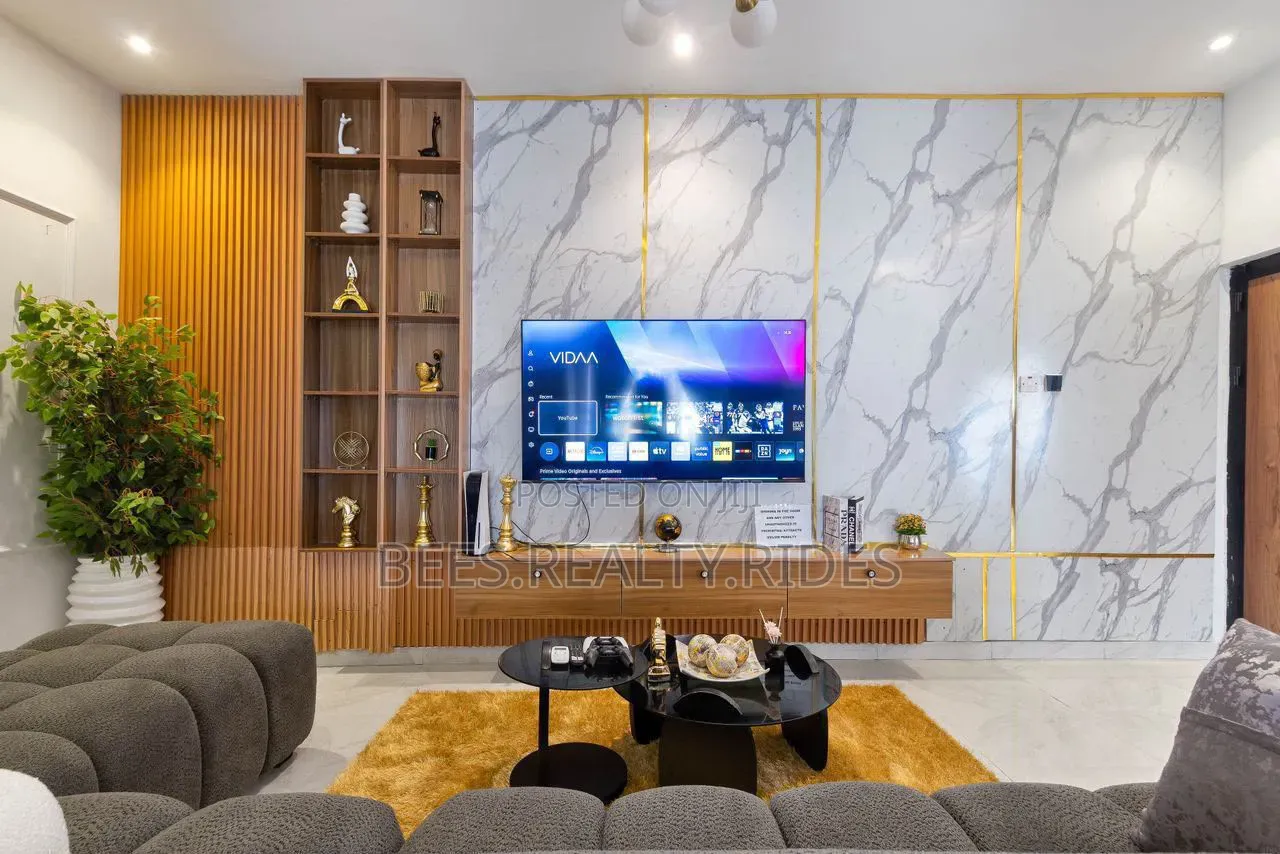 New Spacious 2BDRM With a PS5 Console and a Swimming Pool