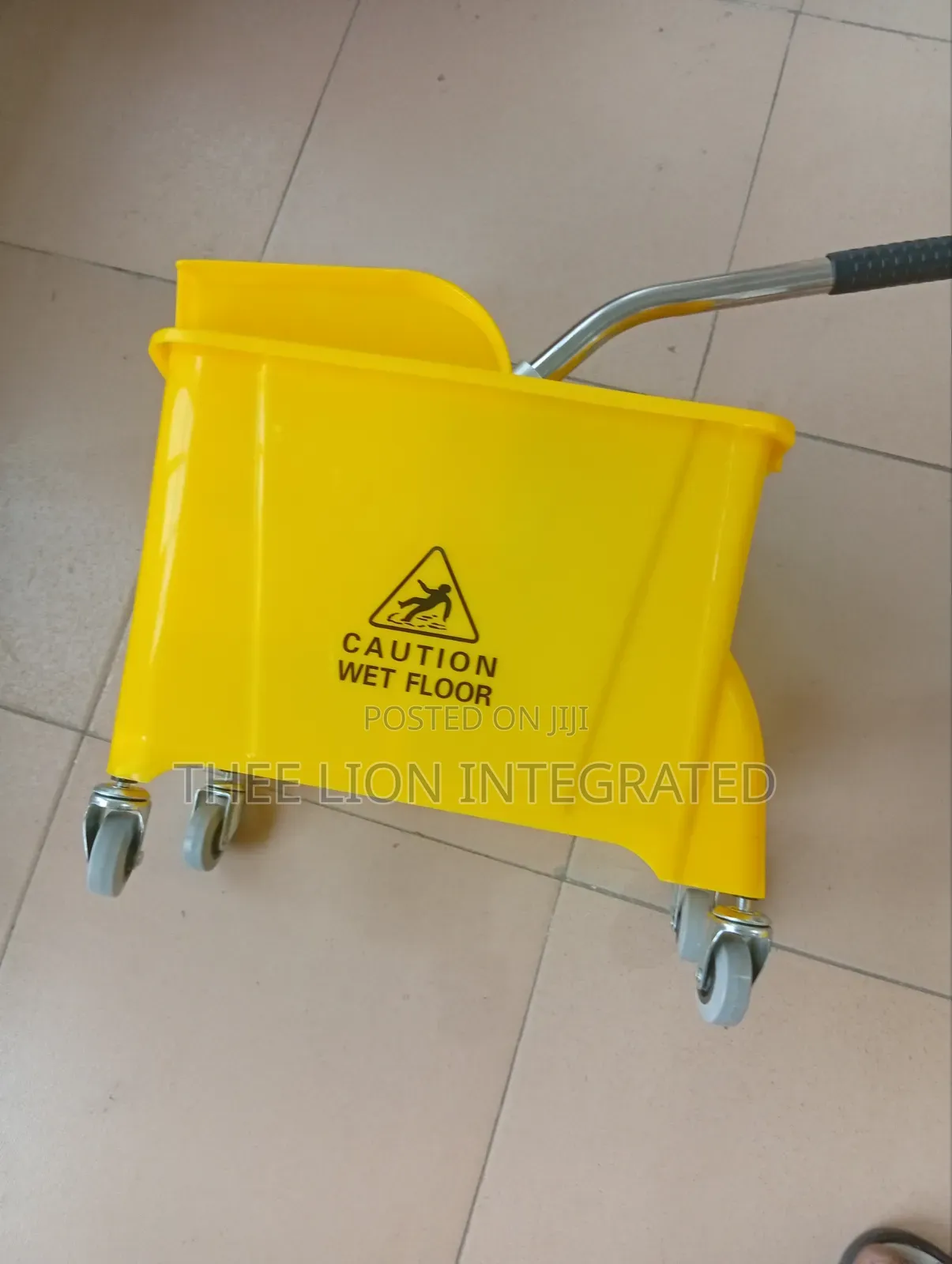 Industrial Mop Bucket With Down-Press Wringer Caution Sign