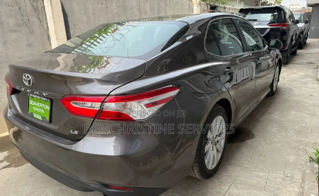 Toyota Camry LE (2.5L 4cyl 8A) 2019