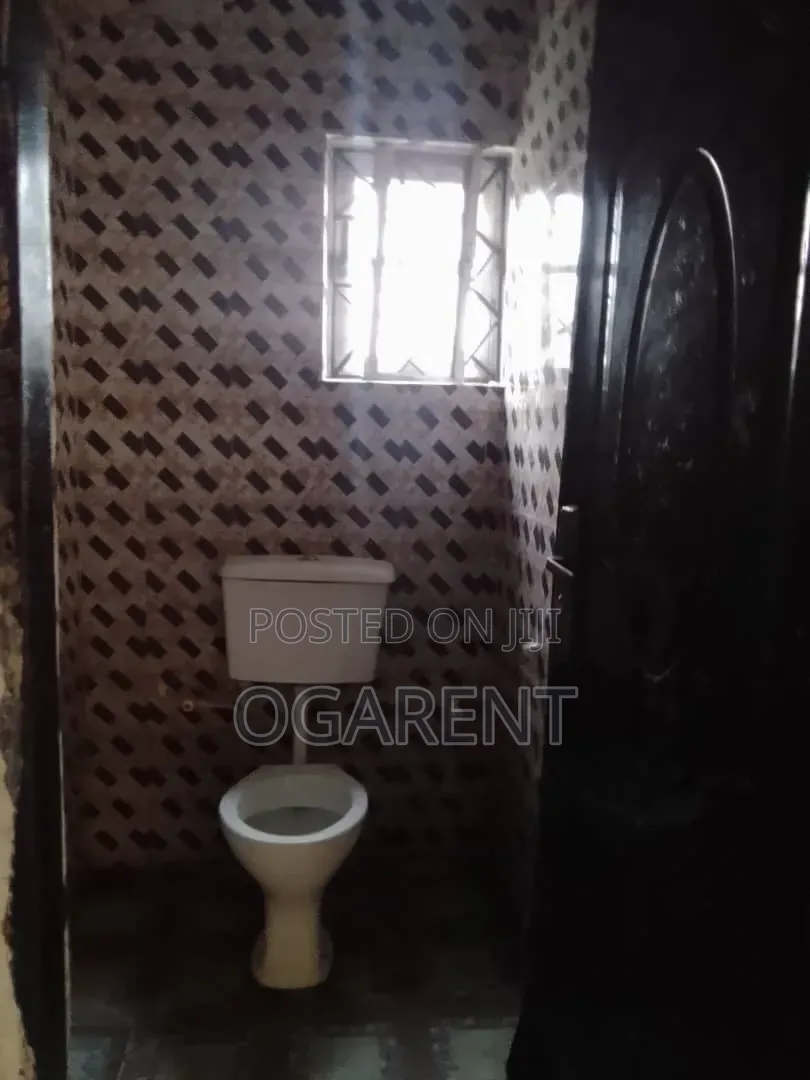 2bdrm Apartment in Country Home, Benin City for rent