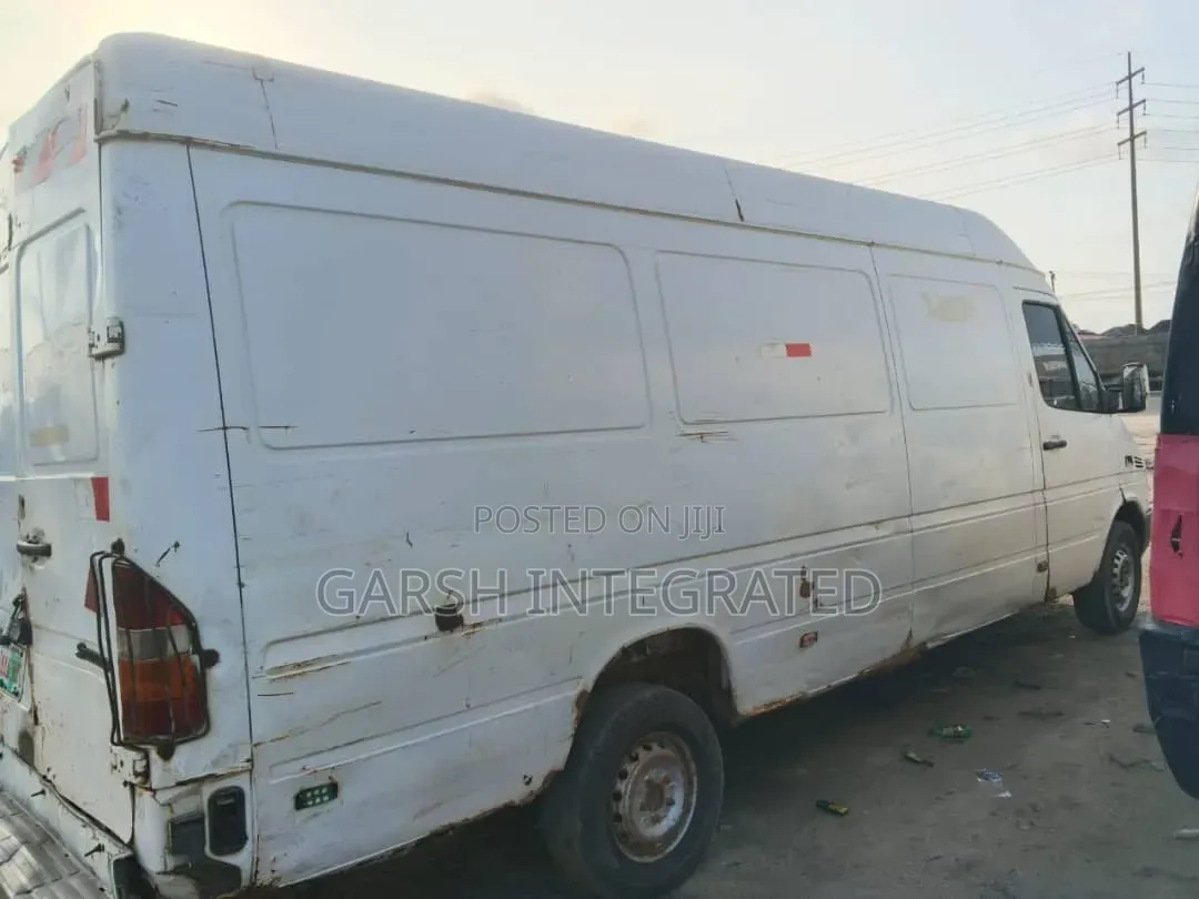 Movers of House Hold/Office Properties Within Ajah, Lagos State in/S
