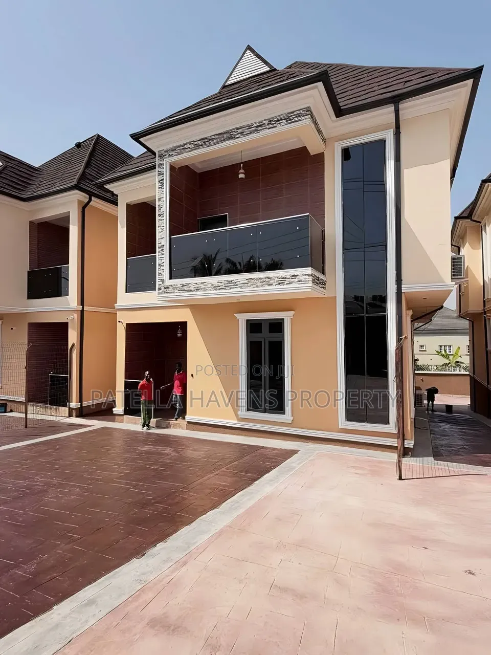 4bdrm Duplex in Apo Resettlement for sale