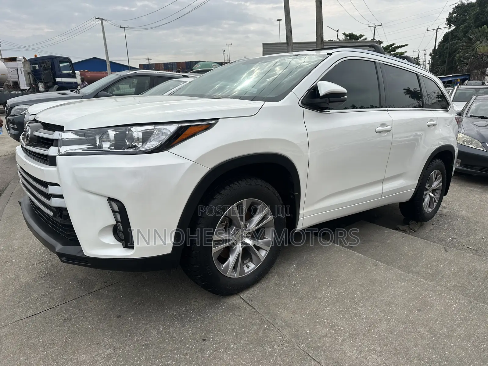 Toyota Highlander XLE 4dr SUV AWD (3.5L 6cyl 6A) 2015 White