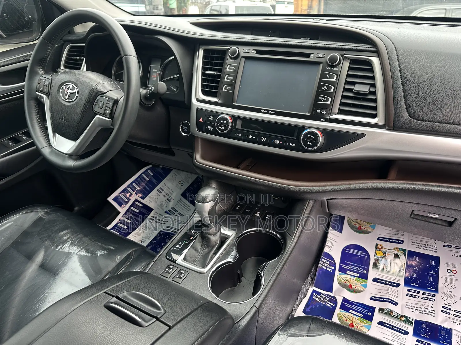 Toyota Highlander XLE 4dr SUV AWD (3.5L 6cyl 6A) 2015 White