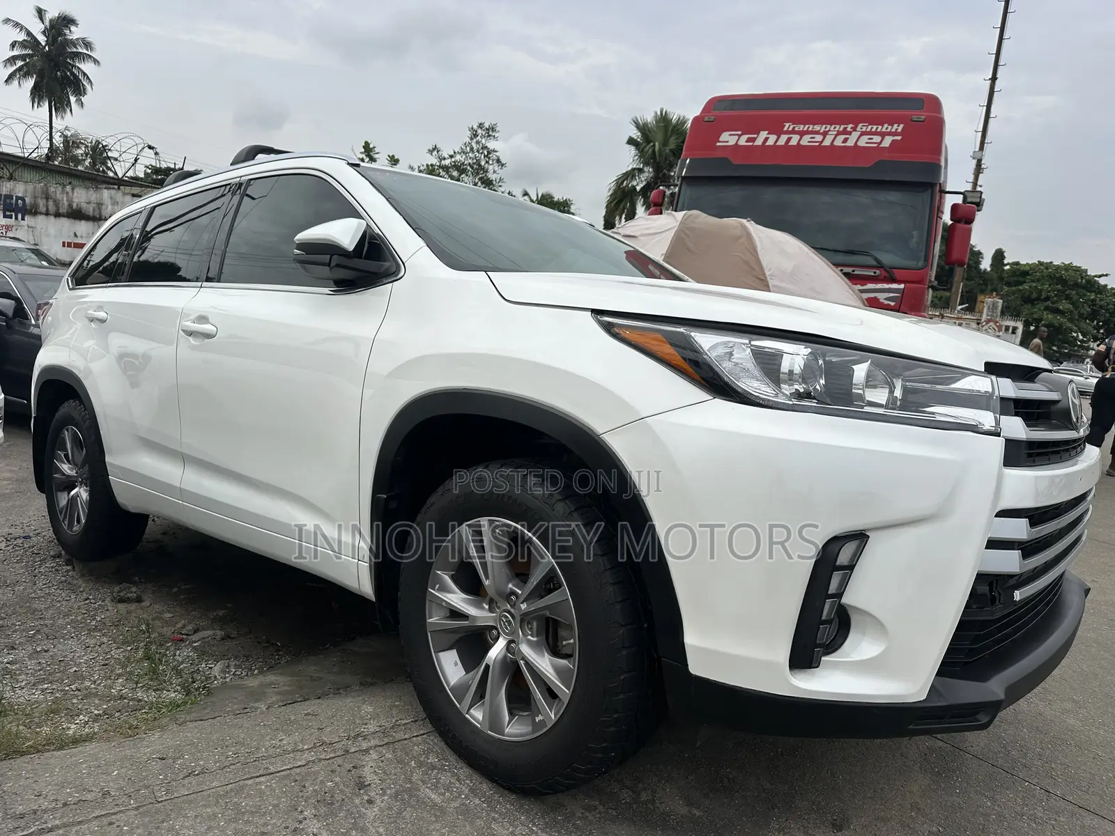 Toyota Highlander XLE 4dr SUV AWD (3.5L 6cyl 6A) 2015 White