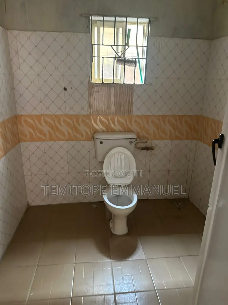 Furnished 3bdrm Apartment in Akowonjo for rent