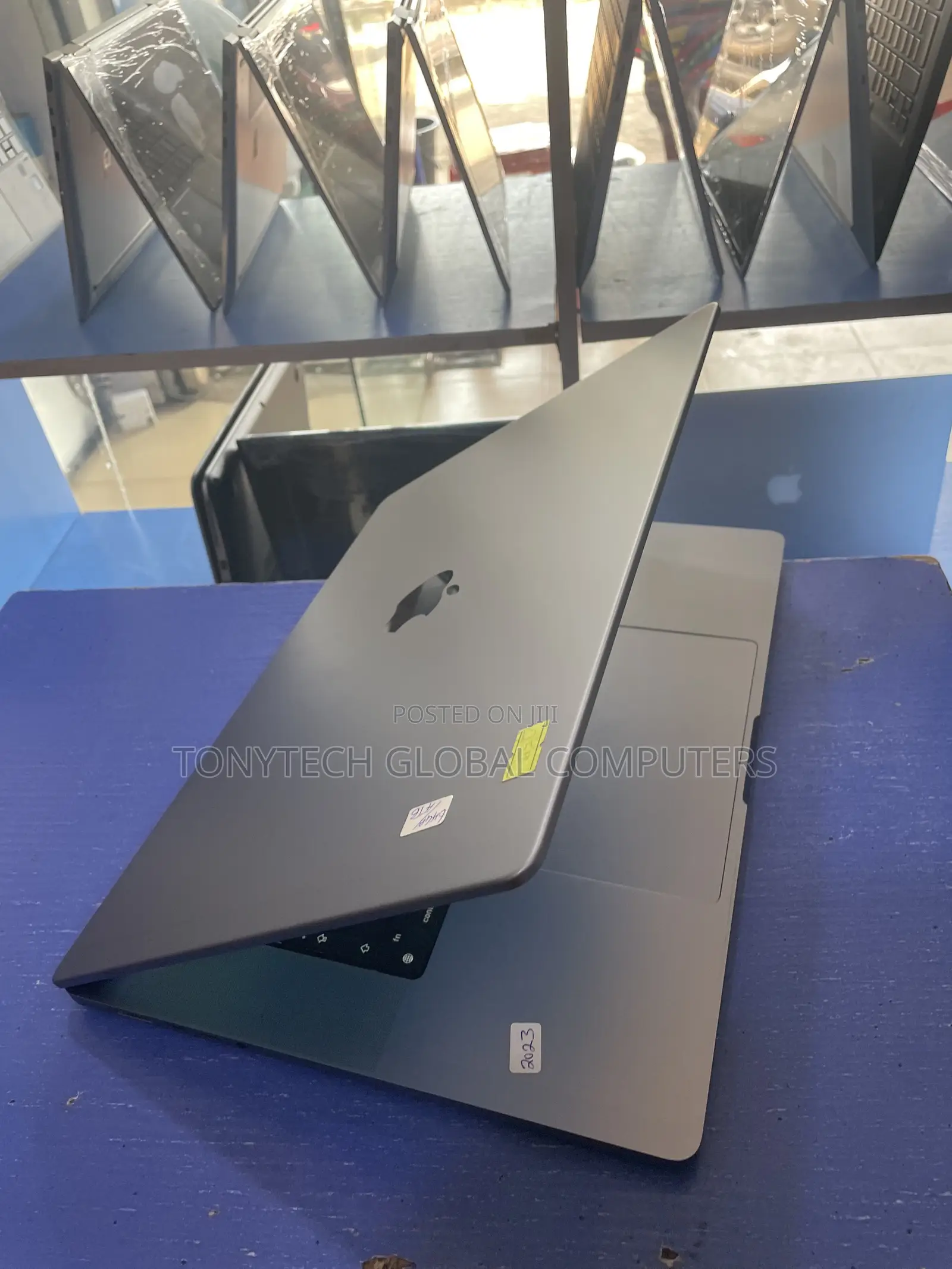 Laptop Apple MacBook Pro 2023 M2 Max 64GB Apple M2 SSD 4T