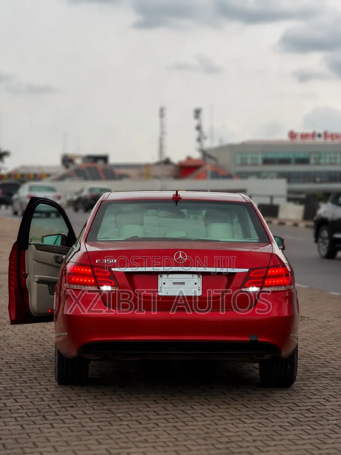 Mercedes-Benz E350 Base 4Matic Sedan AWD (3.5L 6cyl 7A) 2014 Red