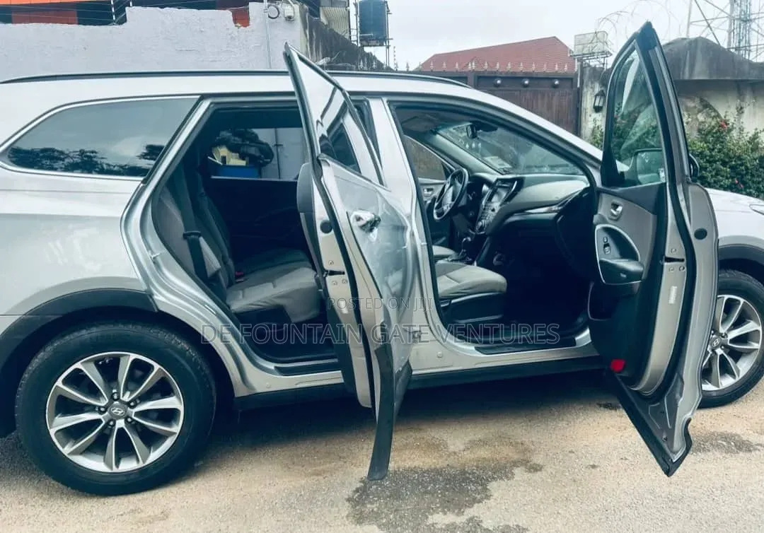 Hyundai Santa Fe 2017 Silver