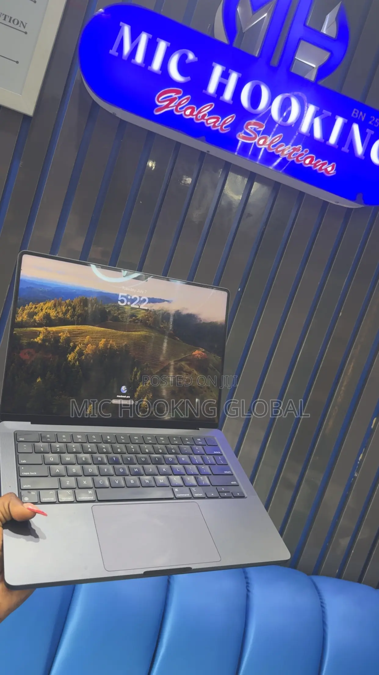 Laptop Apple MacBook Pro 2023 M3 Pro 18GB Apple M3 Pro SSD 512GB