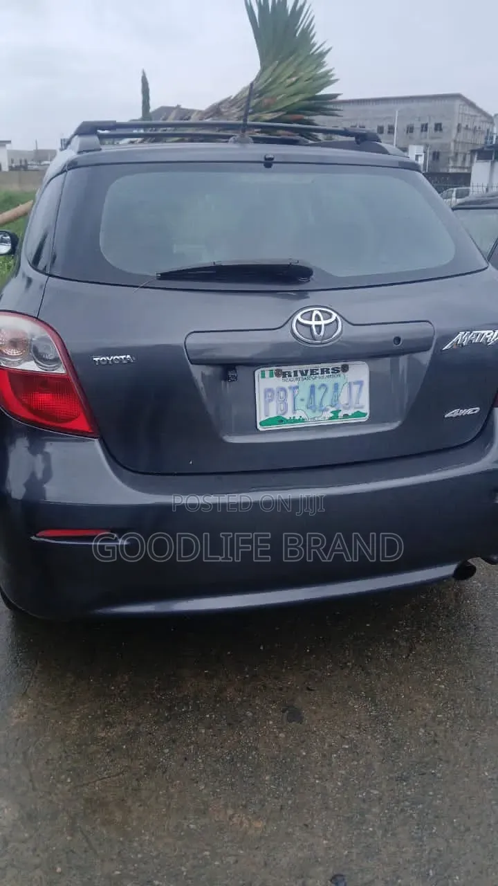 Toyota Matrix Hatchback FWD (1.8L 4cyl 5M) 2008 Black