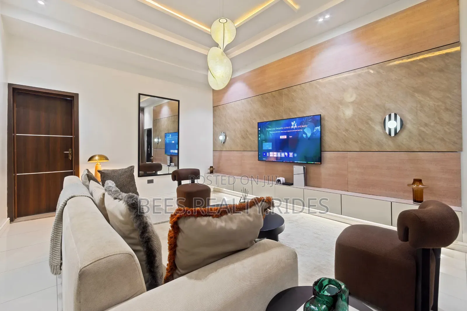 Beautiful Luxury 2BDR With a PS5, Washing Machine and a Balcony