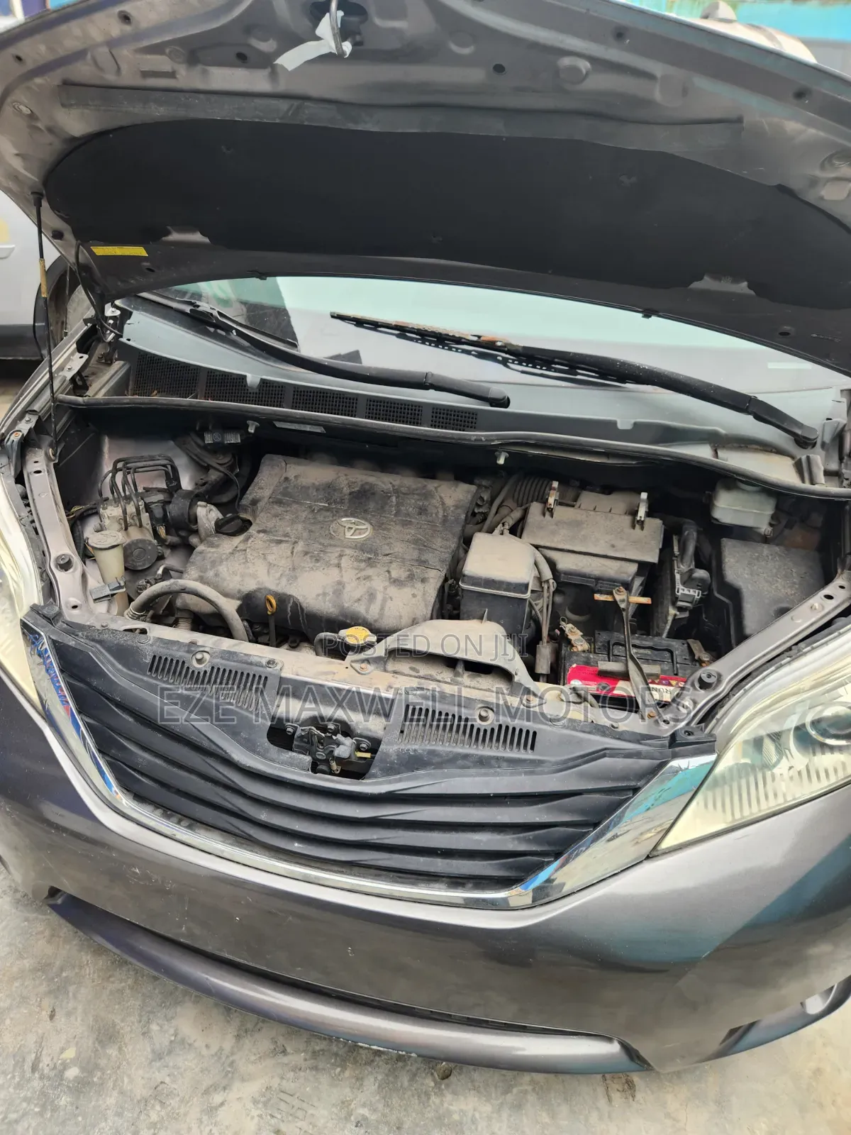 Toyota Sienna LE 8 Passenger 2010 Gray