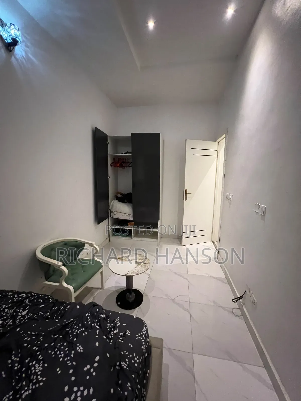 Furnished Mini Flat in In Orchid, Chevron for rent