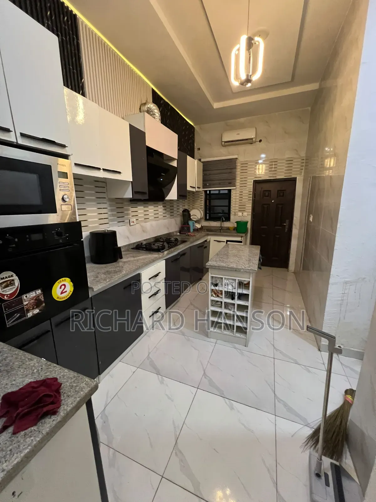 Furnished Mini Flat in In Orchid, Chevron for rent