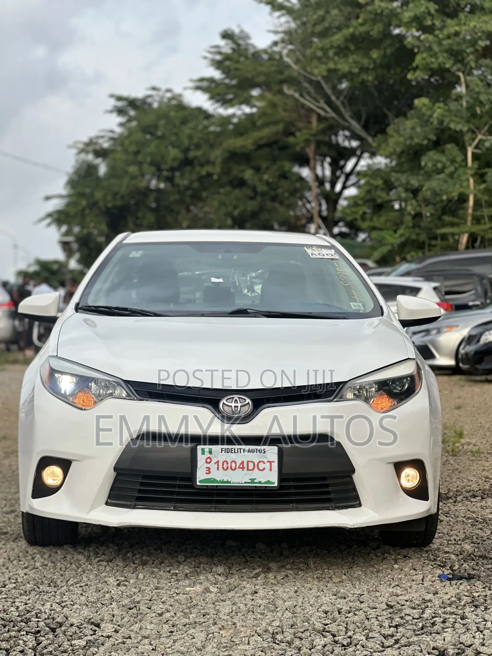 Toyota Corolla LE 4dr Sedan (1.8L 4cyl CVT) 2015 White