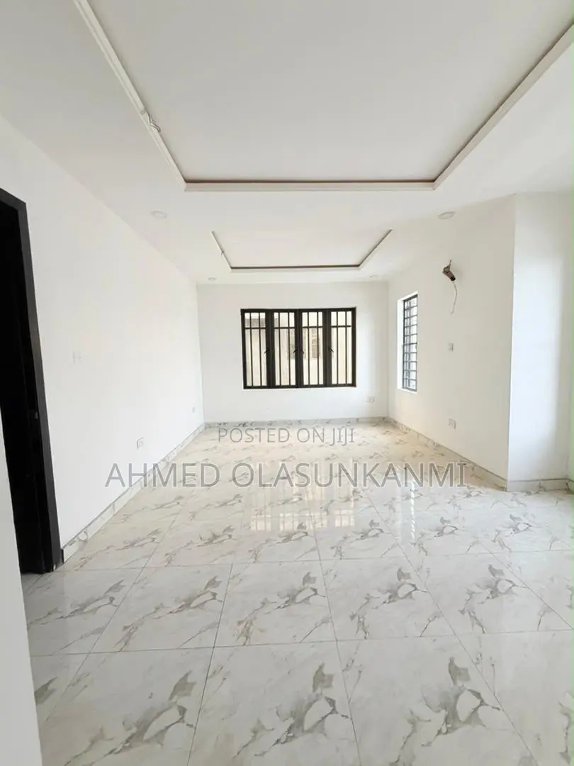 Furnished 4bdrm Duplex in Anthony Village for sale