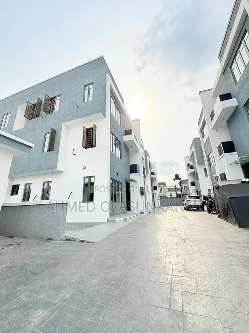 Furnished 4bdrm Duplex in Anthony Village for sale