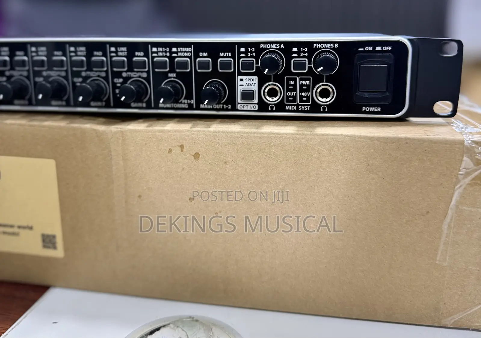 Behringer U-Phoria UMC1820, USB 2.0 Audio/Midi Interface