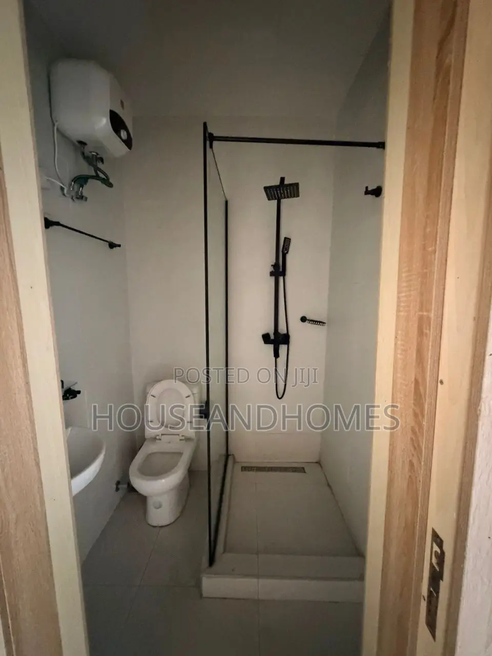 4bdrm Maisonette in Lekki Phase 1 for rent