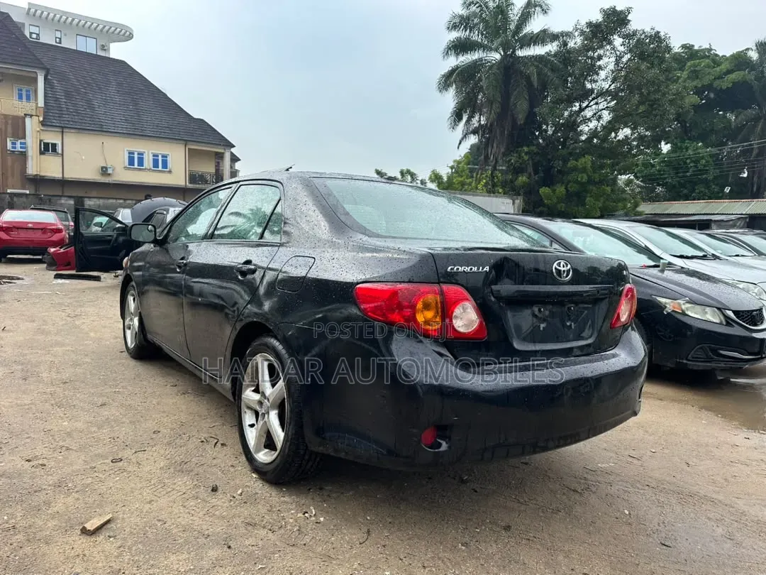 Toyota Corolla 2010 Black
