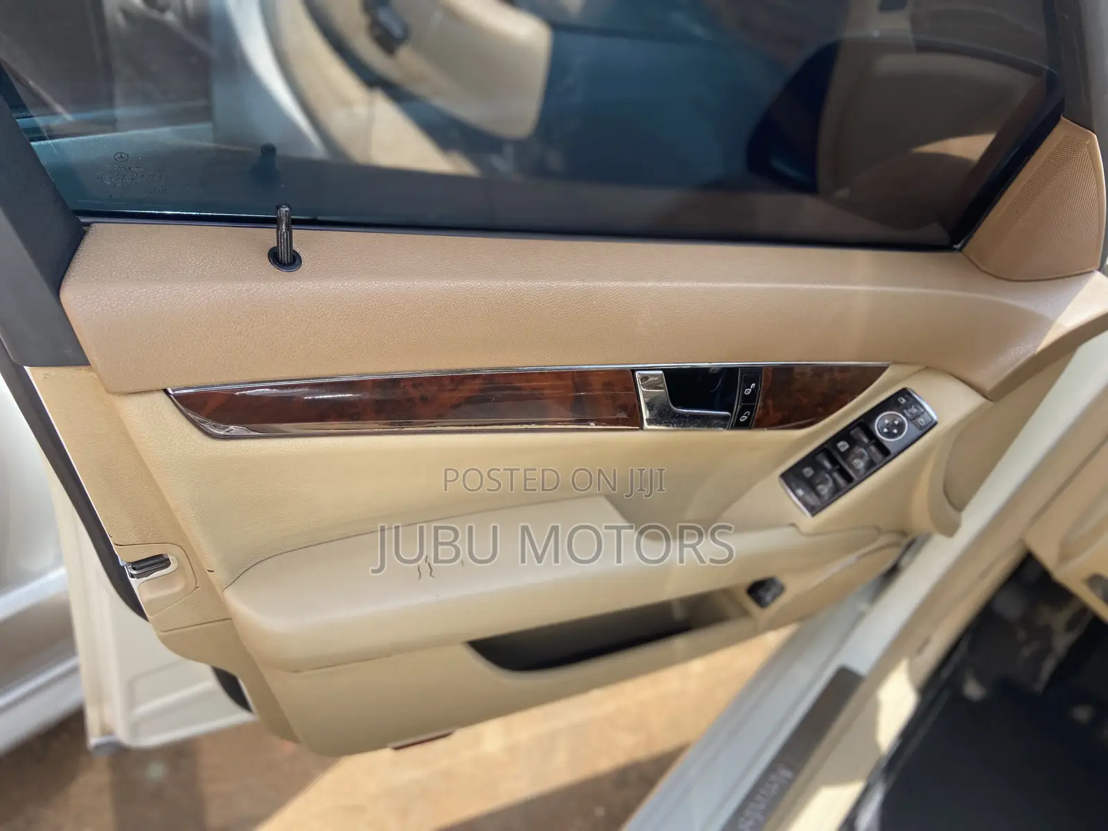 Mercedes-Benz C300 Luxury Sedan AWD (3.0L 6cyl 7A) 2008 White