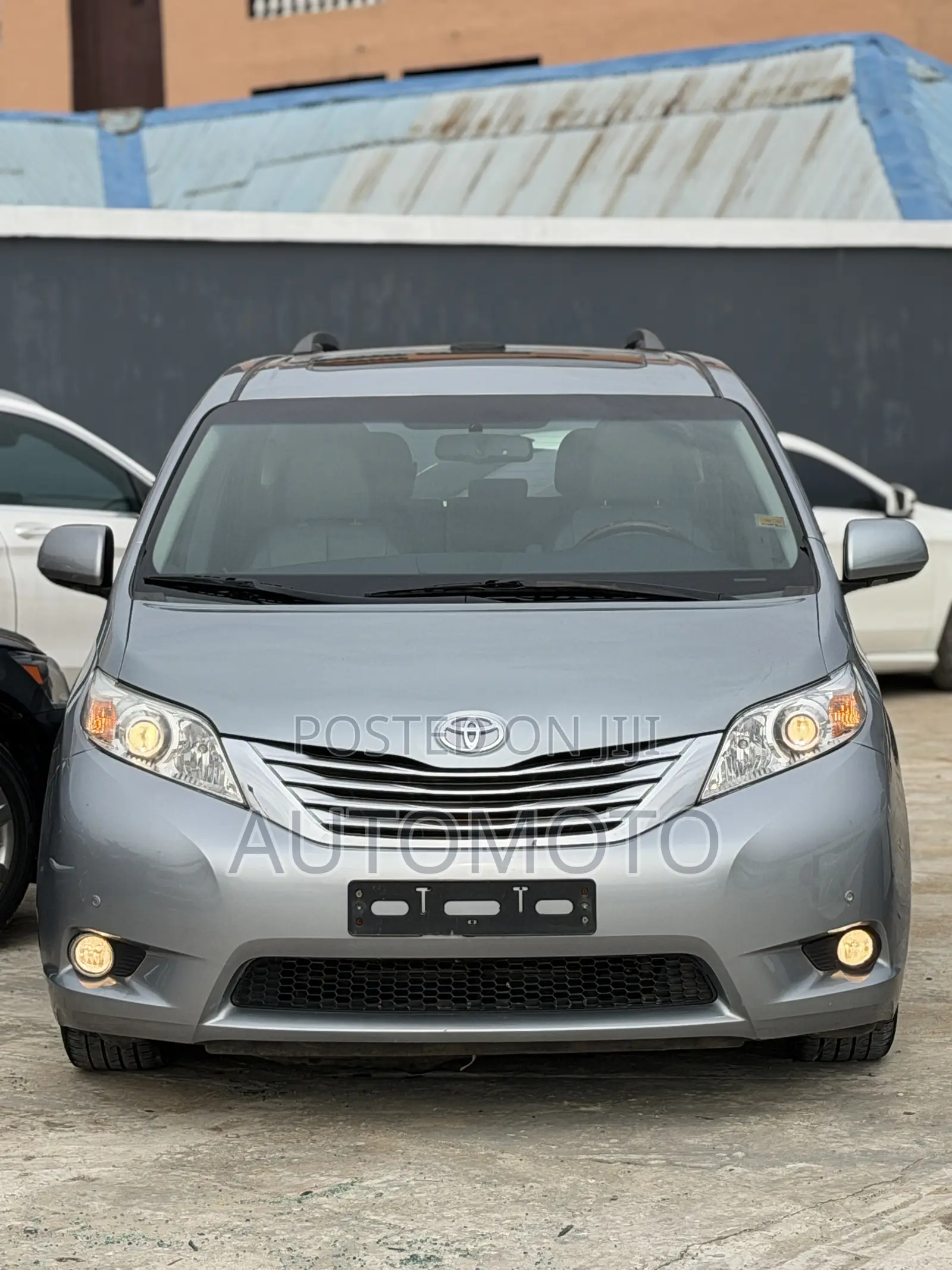 Toyota Sienna Limited 7 Passenger 2012 Silver