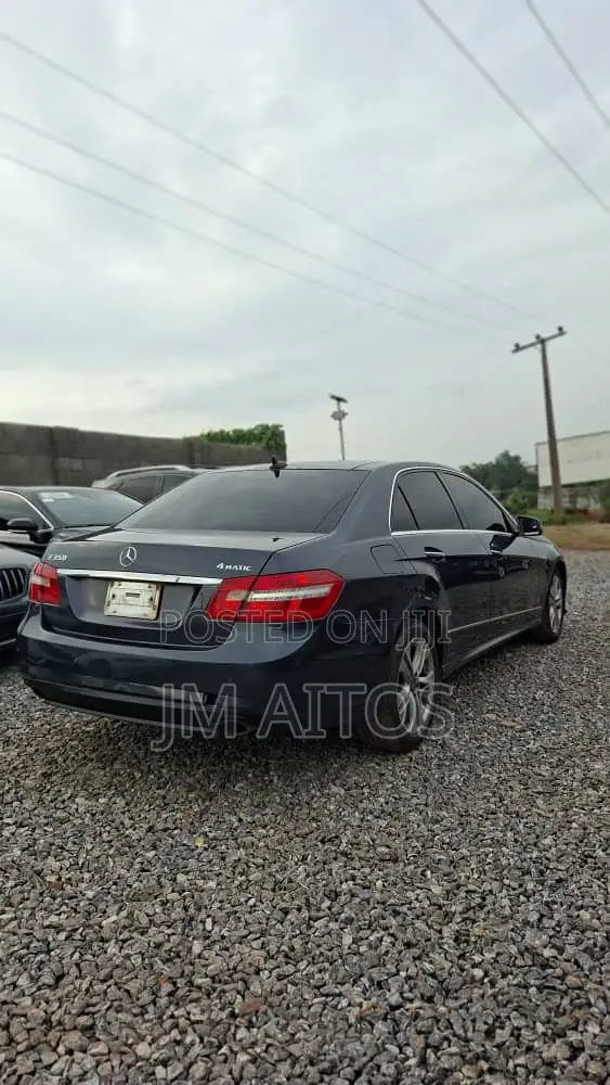 Mercedes-Benz E350 Base 4Matic Sedan AWD (3.5L 6cyl 7A) 2011 Blue